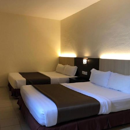 Hotel Sarina Mukah Buitenkant foto