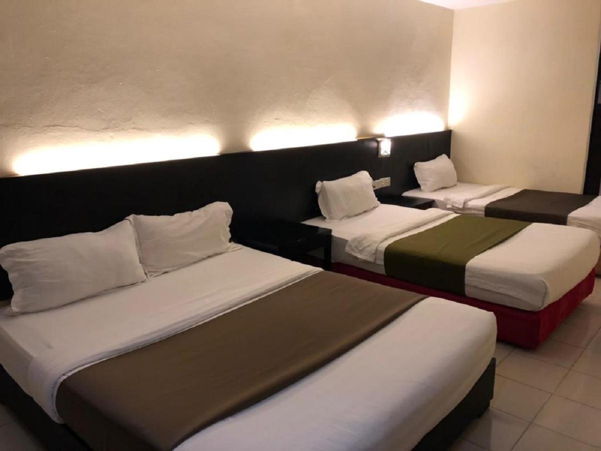 Hotel Sarina Mukah Buitenkant foto