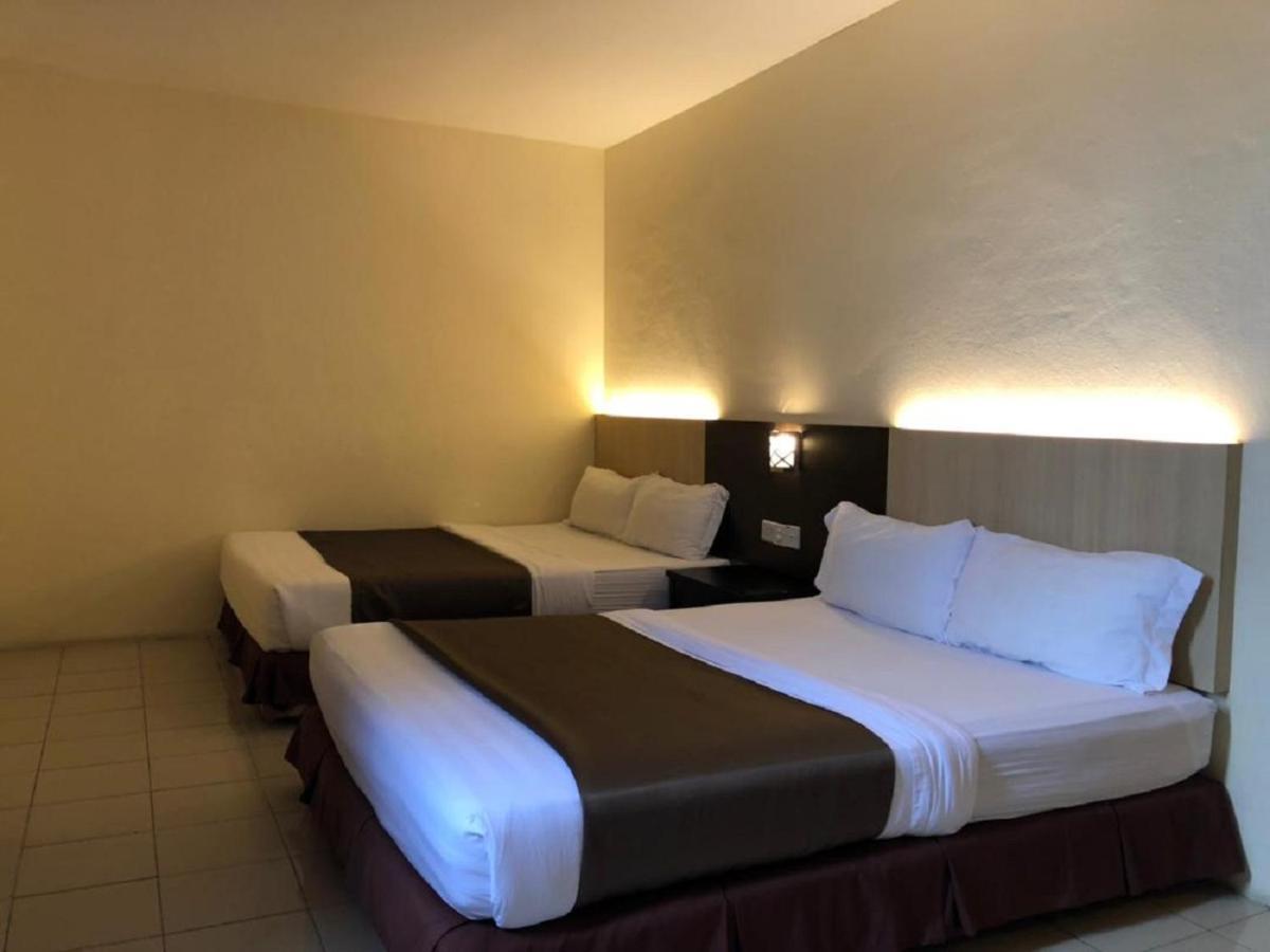 Hotel Sarina Mukah Buitenkant foto